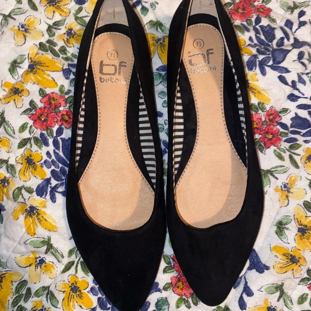Women's Faux Suede Pointed-Toe Flats, sz 7.5